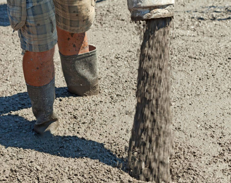 雨天实行防汛混凝土工程应当注重哪些？【植桩机厂家】