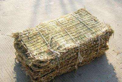 水库周全启动防汛草袋储蓄〖防汛打桩机厂家〗