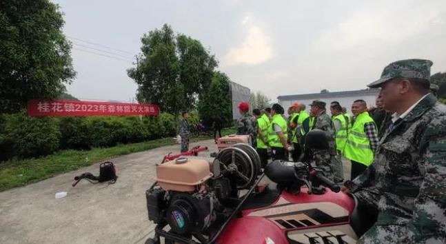 咸安区木樨镇|实际+实操,拓宽丛林防火“护城河”