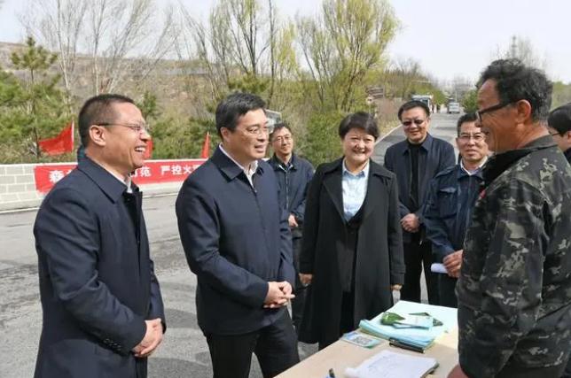 韦韬督导查抄丛林防火任务