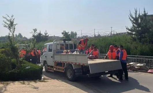 泰山区省庄镇展开防汛应急预案实战练习训练暨防汛物质发放典礼